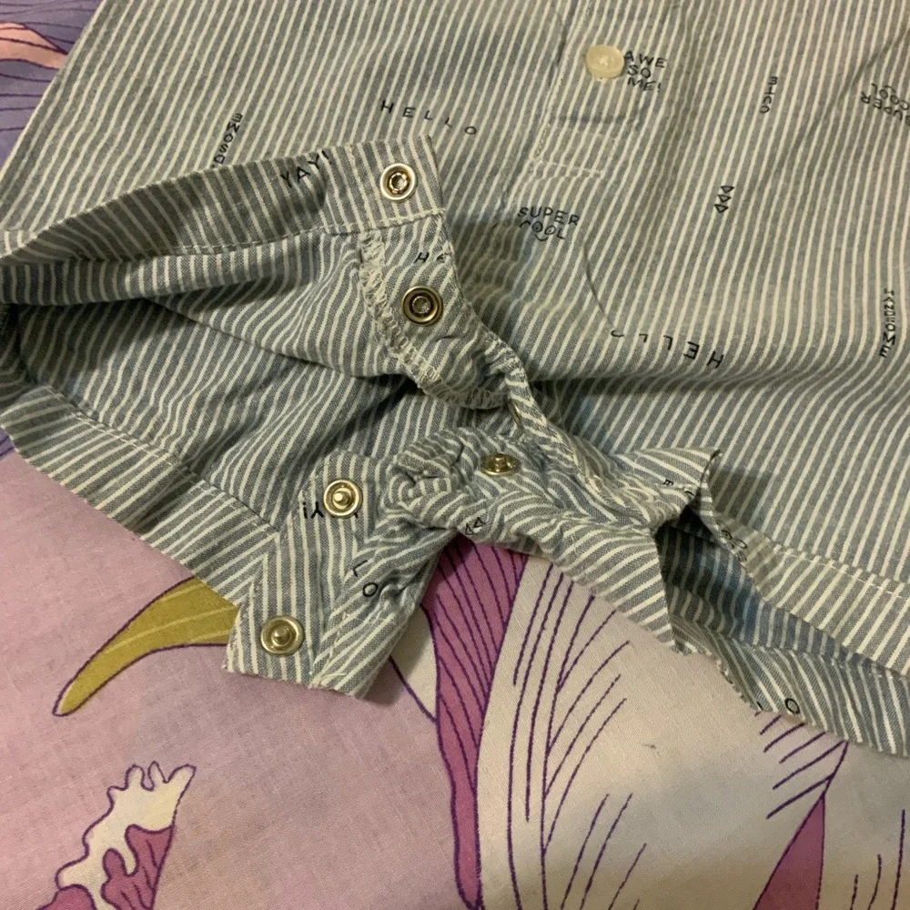 NWOT Carter’s Toddler Boy button Down Blue/white Romper , Awesome, Hands…
